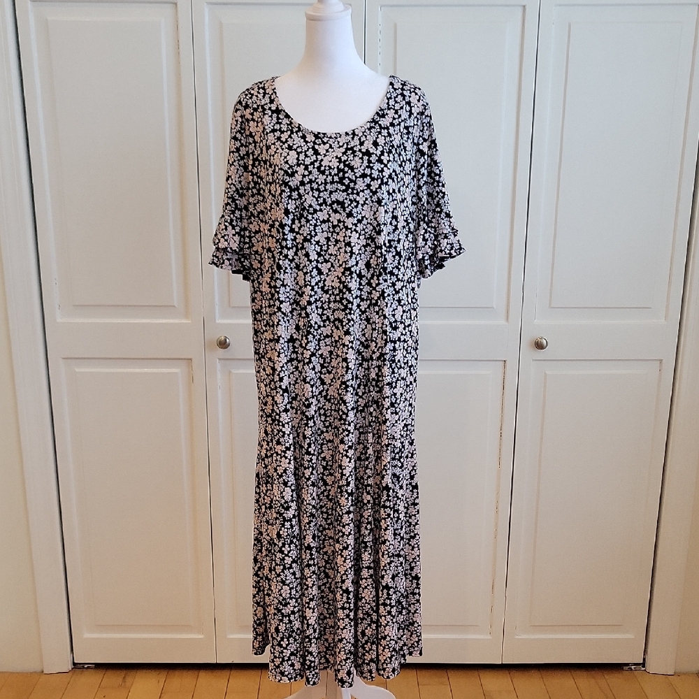 Nina Leonard Black Maxi Dress with White Floral Print